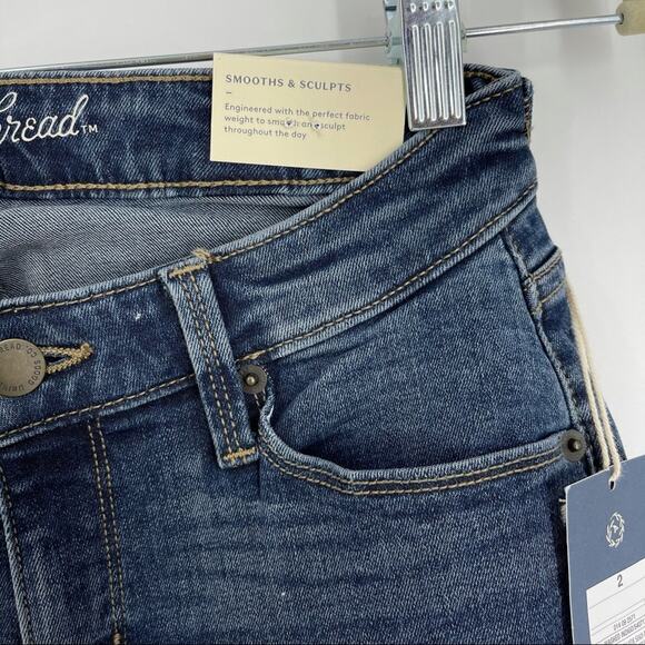 Universal Thread Curvy Skinny Jeans Size 2 Washed Indigo NEW - Picture 4 of 6